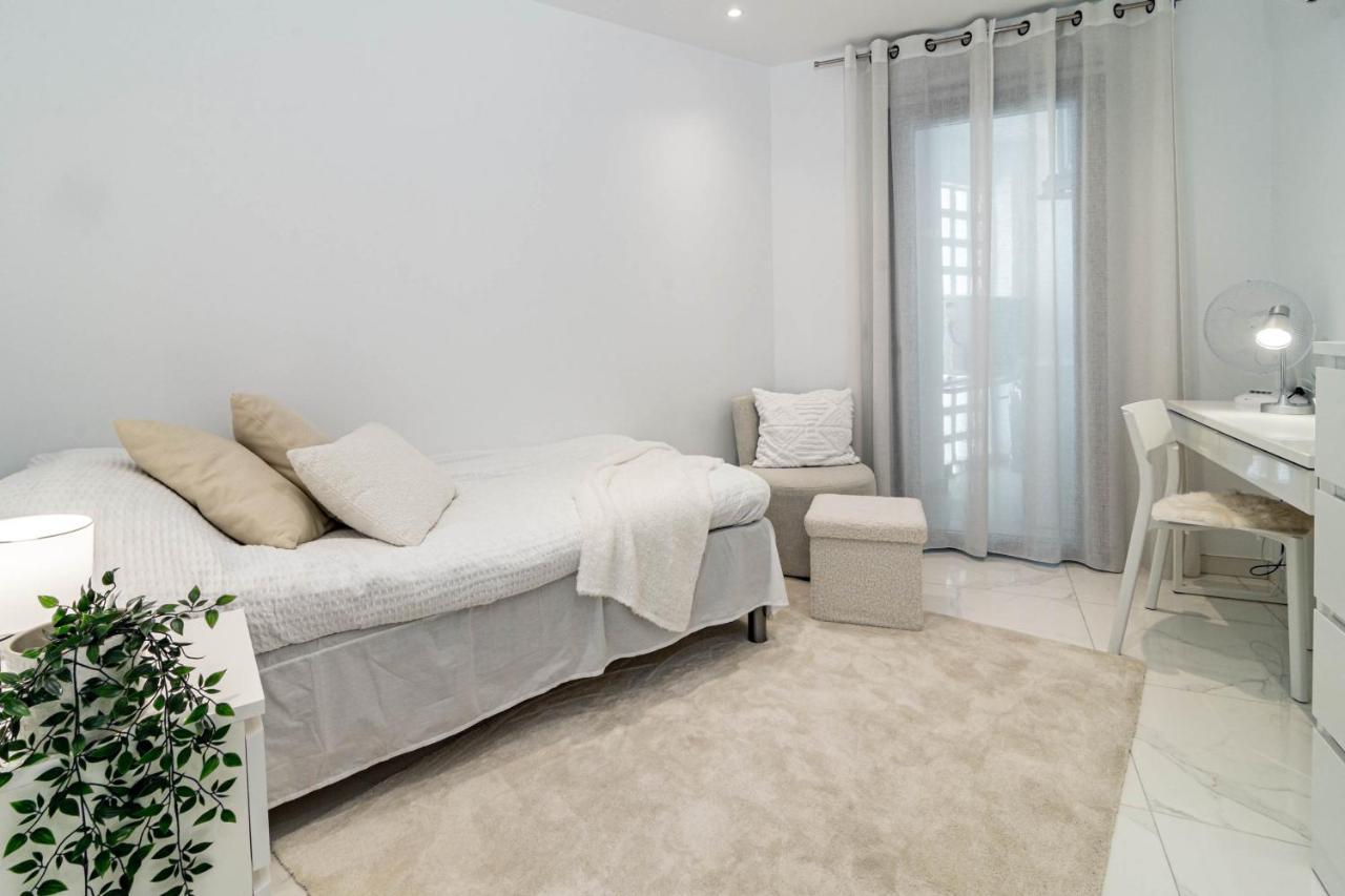 Apartamento Modern 3 Bedroom In With A Heated Pool Close To Puerto Banus Marbella