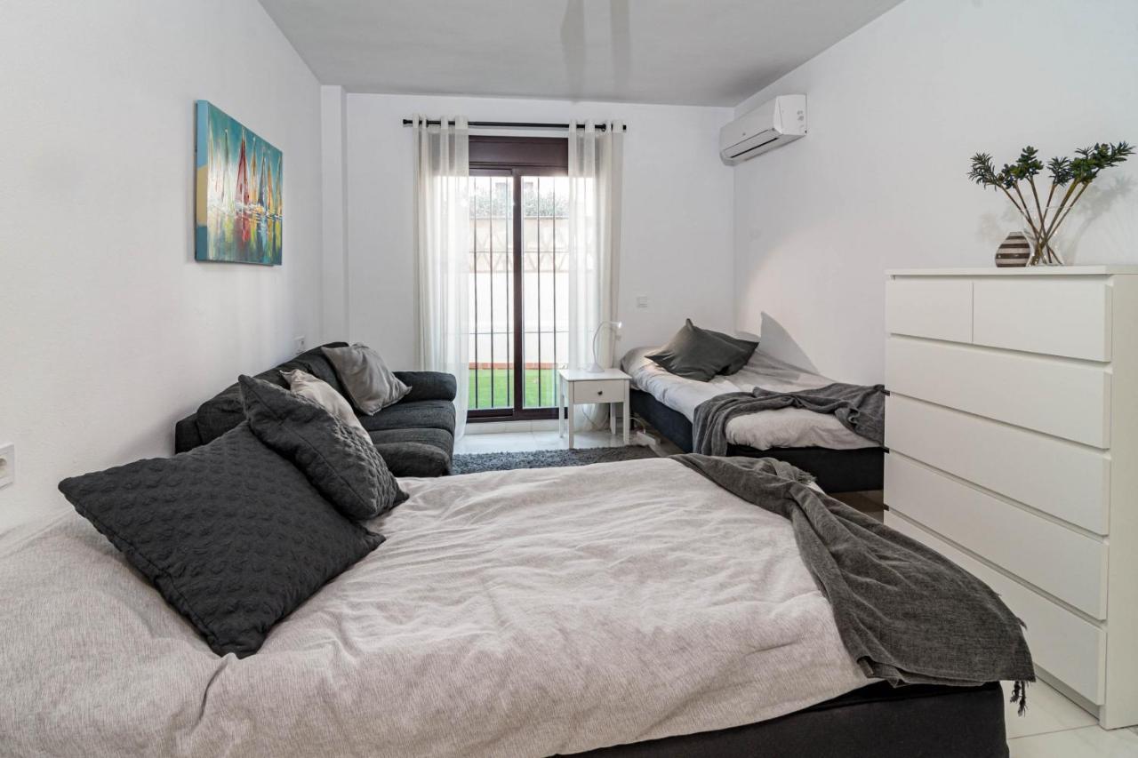Modern 3 Bedroom In With A Heated Pool Close To Puerto Banus Apartamento